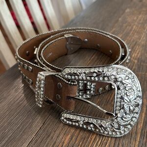 Nocona Leather Rhinestone, Hearts, Cross‎ Western Belt Size Large EUC Bling